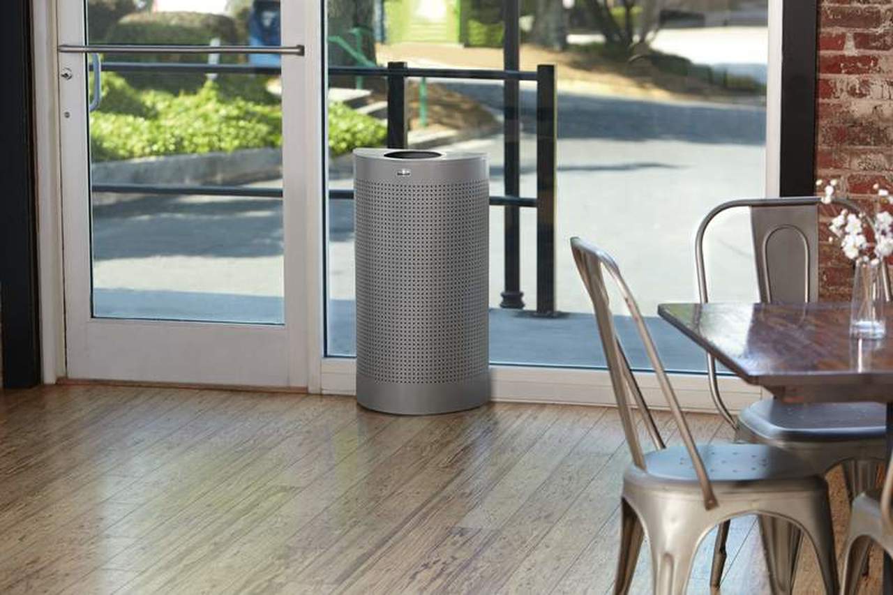 fgsh12eplsm-rcp-decorative-refuse-half-round-silver-metallic-food-service-entryway-in-use_low__04722__02096.1570711102